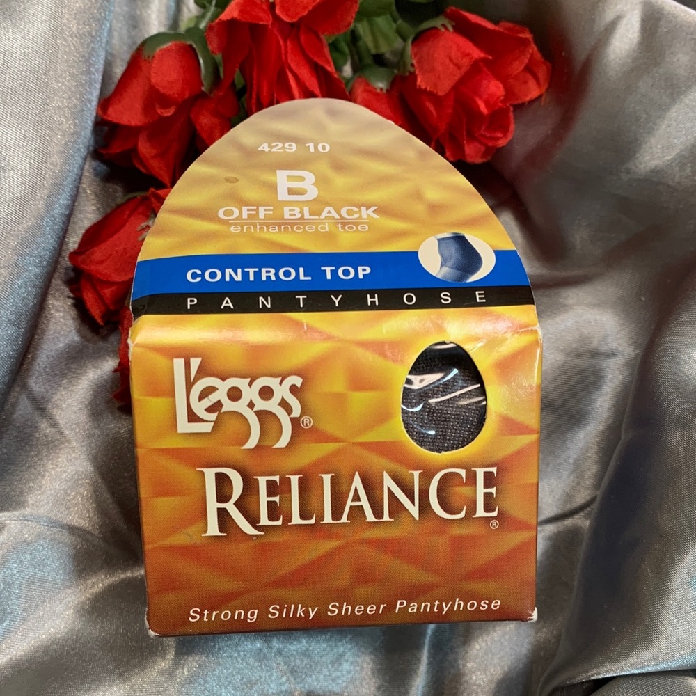 🌹Hanes L’eggs Reliance Off Black Control Top enhanced toe Pantyhose NWT
